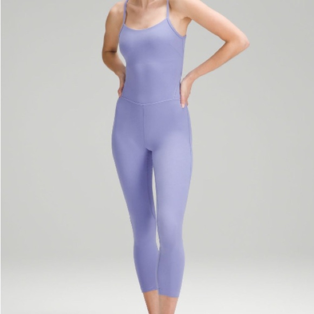 like new Lululemon Cross-Back Nulu Yoga
Bodysuit 25"
